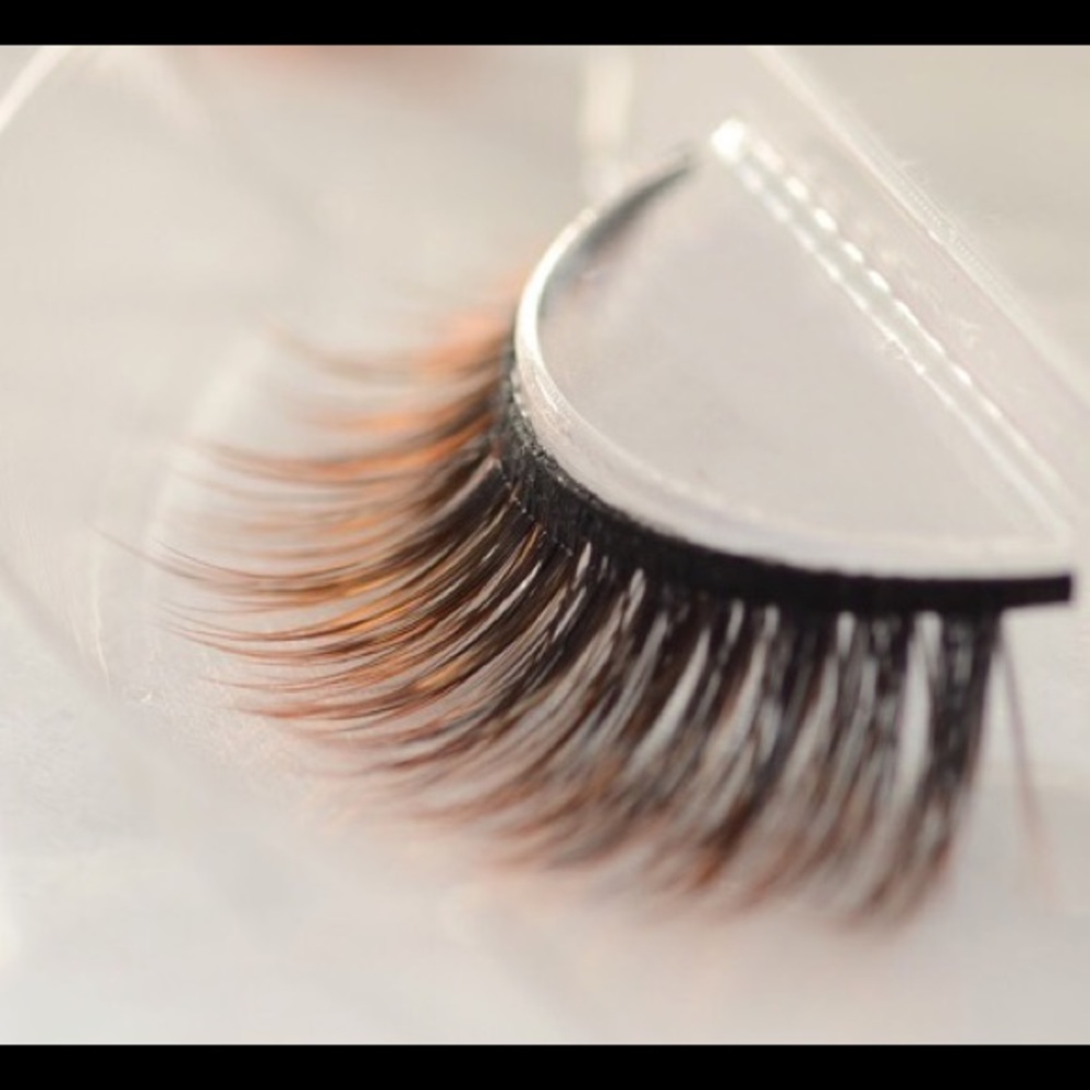 Exclusive Luxury Lashes - Brown Tinted